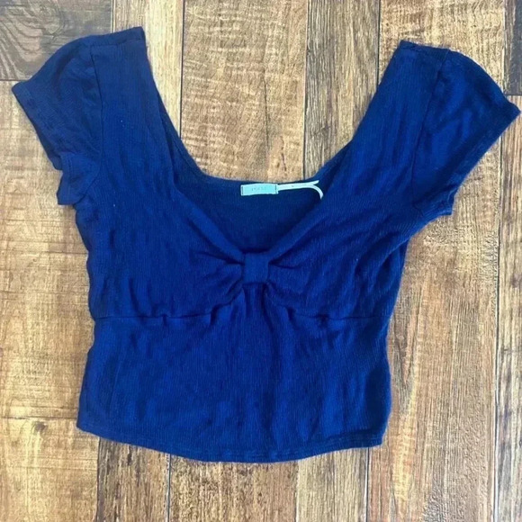 Kimchi Blue Navy Blue crop Top M NWOT - Picture 2 of 8